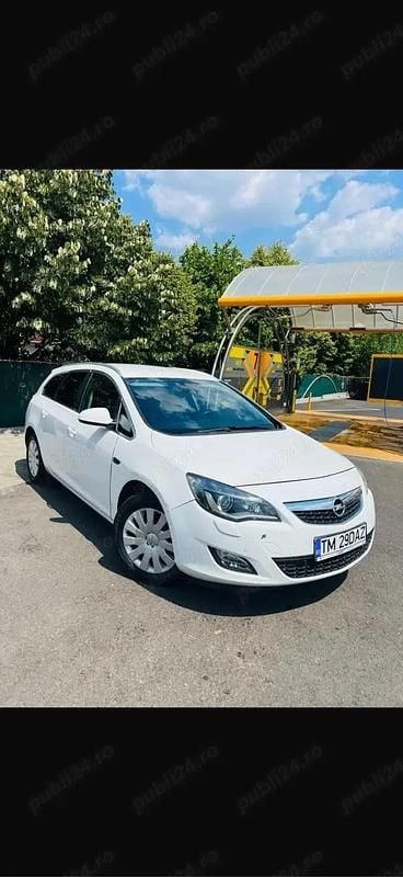 Second-hand Opel Astra 130 CP (95 kW) 2012 Break