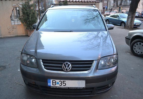 Gri Utilizat 2003 VW Touran Monovolum | 2.950 EUR (Puțin scump) - Imagine 1/4