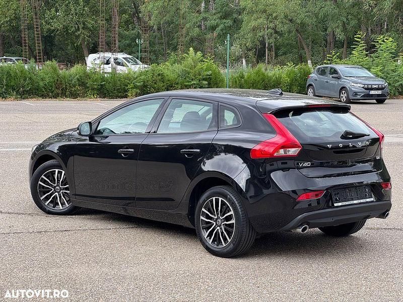 Second-hand Volvo V40 120 CP (88 kW) 2019 Culoarenegru Break