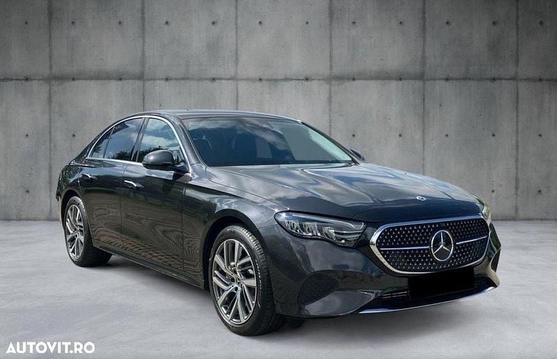 Gri Utilizat 2024 Mercedes E300 Avantgarde Berlinǎ | 57.990 EUR (Preț OK) - Imagine 1/4