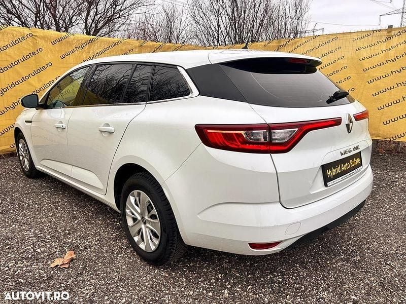 Second-hand Renault Mégane GrandTour Expression 100 CP (73 kW) 2018 Culoarealb Break