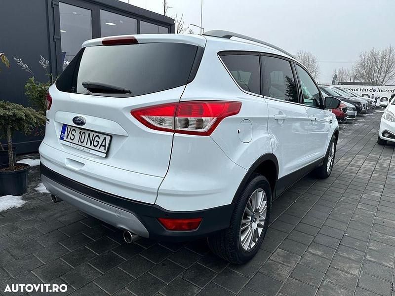 Second-hand Ford Kuga 140 CP (102 kW) 2013 Culoarealb SUV
