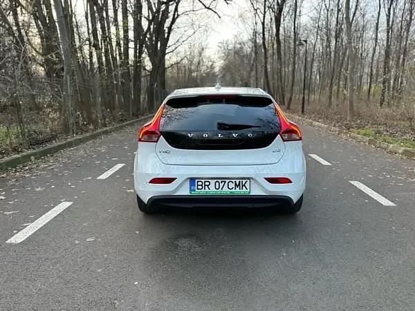 Second-hand Volvo V40 115 CP (84 kW) 2012 Hatchback