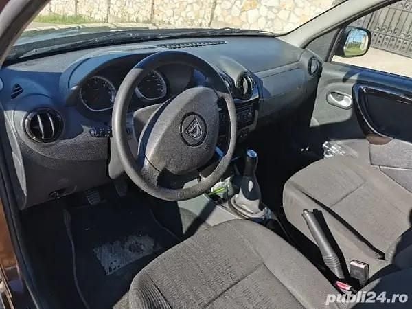 Second-hand Dacia Duster 86 CP (63 kW) 2011 Maro SUV