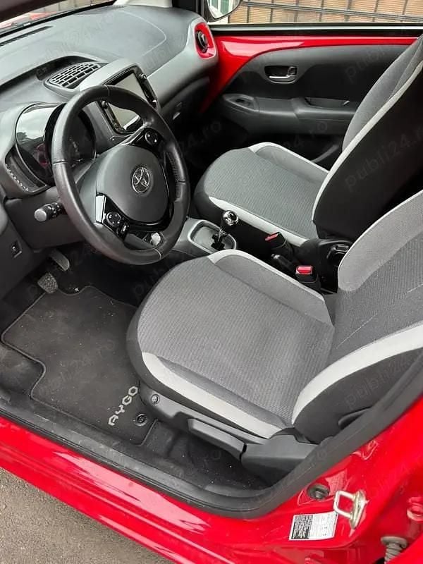 Second-hand Toyota Aygo 70 CP (51 kW) 2020 Rosu Hatchback