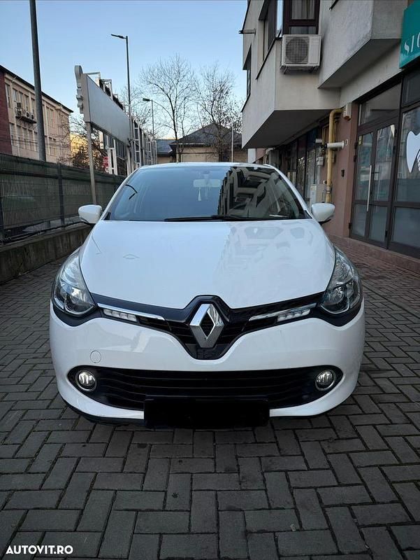 Second-hand Renault Clio IV Authentique 75 CP (55 kW) 2013 Culoarealb