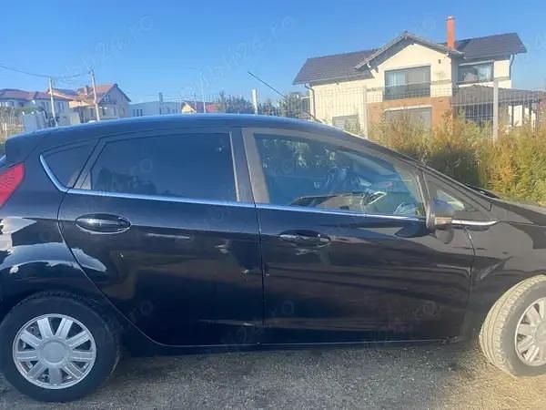Second-hand Ford Fiesta 70 CP (51 kW) 2011 Negru Hatchback