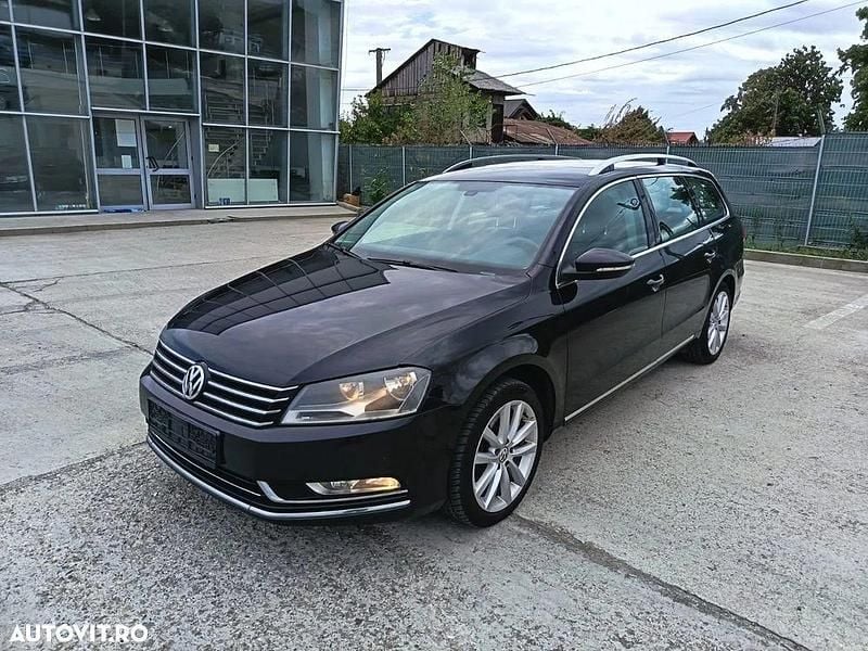 Culoarenegru Utilizat 2012 VW Passat Highline Break | 5.890 EUR (Preț OK) - Imagine 1/4