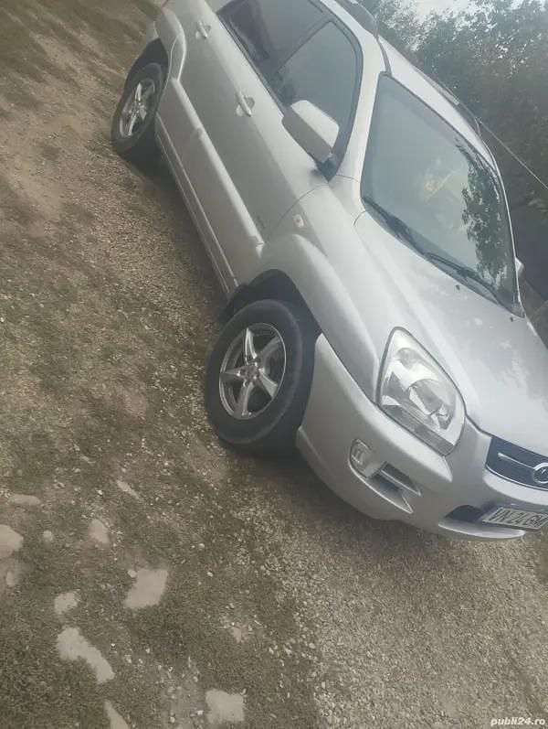Utilizat 2009 Kia Sportage SUV | 5.000 EUR - Imagine 1/4