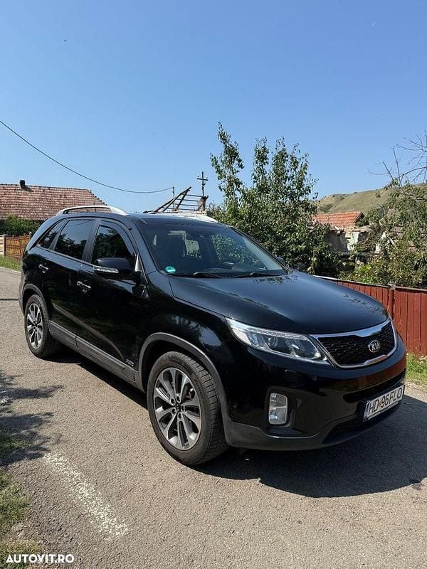 Culoarenegru Utilizat 2013 Kia Sorento Spirit SUV | 12.100 EUR (Preț OK) - Imagine 1/4
