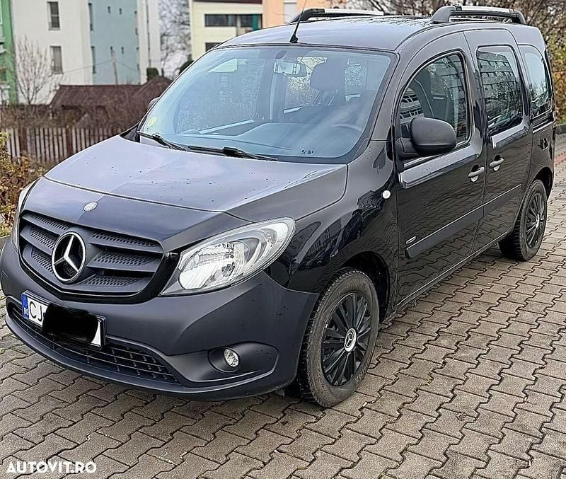 Second-hand Renault Kangoo Expression 90 CP (66 kW) 2015 Culoarenegru Monovolum