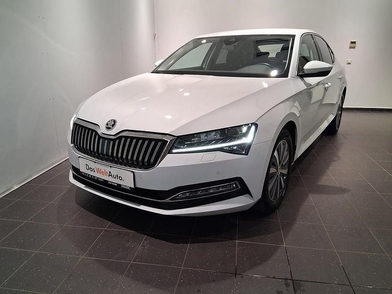 Albnormal Utilizat 2023 Skoda Superb Style | 28.900 EUR (Puțin scump) - Imagine 1/4