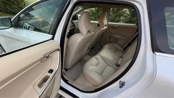 Alb Second-hand 2015 Volvo XC60 Summum SUV | 11.950 EUR (Super Preț) - Imagine 1/4