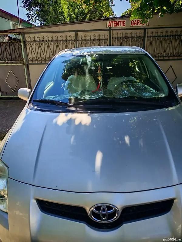 Argintiu Utilizat 2008 Toyota Auris Hatchback | 5.300 EUR - Imagine 1/4
