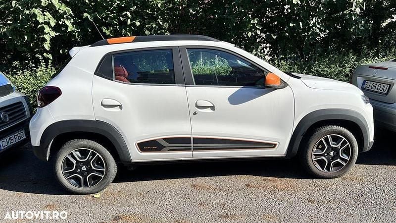 Second-hand Dacia Spring Expression 33 kW (45 CP) 2022 Culoarealb Hatchback