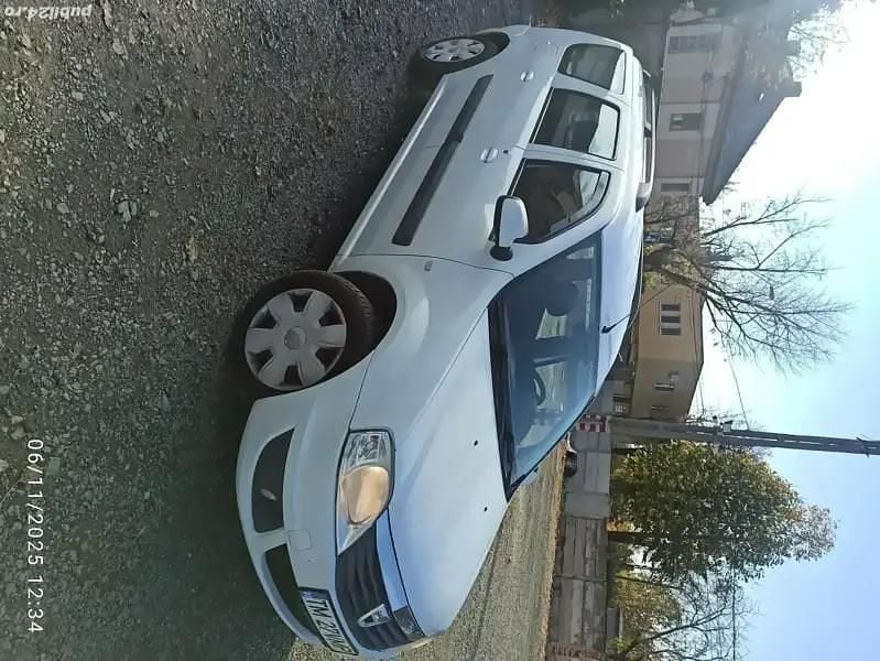 Alb Utilizat 2012 Dacia Logan MCV Break | 3.800 EUR (Preț OK) - Imagine 1/4