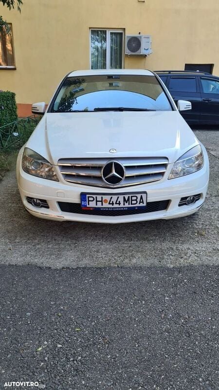 Alb Utilizat 2011 Mercedes C200 Berlinǎ | 9.000 EUR (Preț OK) - Imagine 1/4