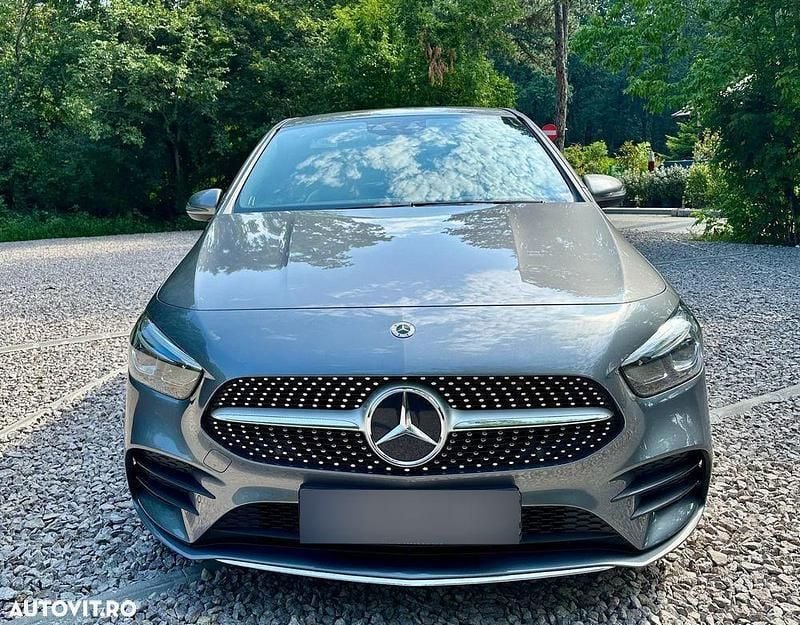 Gri Utilizat 2020 Mercedes B220 AMG line Monovolum | 29.500 EUR - Imagine 1/4