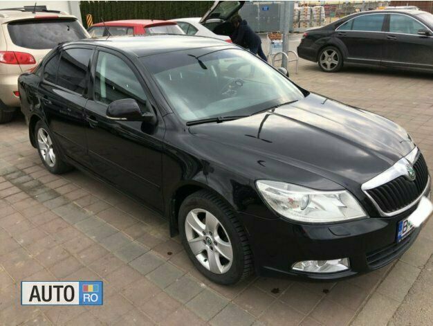 Negru Utilizat 2012 Skoda Octavia Hatchback | 9.300 EUR (Puțin scump) - Imagine 1/4