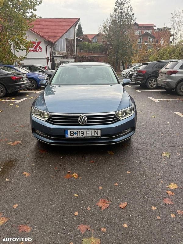 Culoarealbastru Utilizat 2018 VW Passat Highline Break | 15.500 EUR (Preț OK) - Imagine 1/4