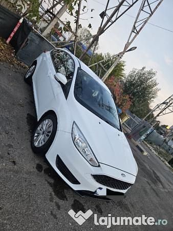 Culoarealb Utilizat 2015 Ford Focus Trend Hatchback | 7.200 EUR (Preț OK) - Imagine 1/4