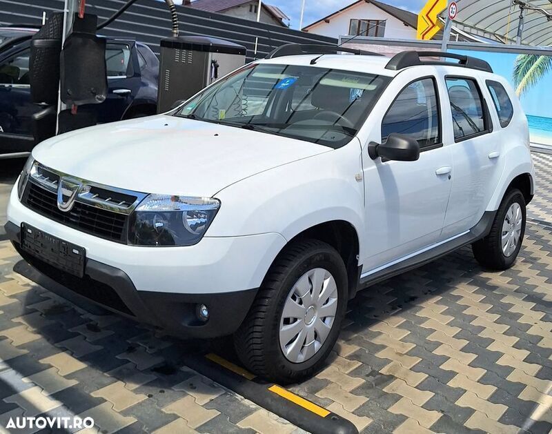 Alb Utilizat 2012 Dacia Duster Lauréate SUV | 6.700 EUR (Preț OK) - Imagine 1/4