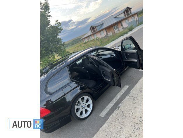 Negru Utilizat 2010 BMW 320 Efficient Dynamics Break | 4.900 EUR (Preț OK) - Imagine 1/4