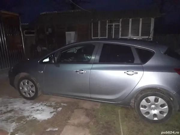 Second-hand Opel Astra 101 CP (74 kW) 2011 Hatchback