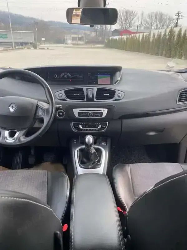 Utilizat 2016 Renault Scénic III Monovolum | 6.850 EUR (Preț OK) - Imagine 1/4