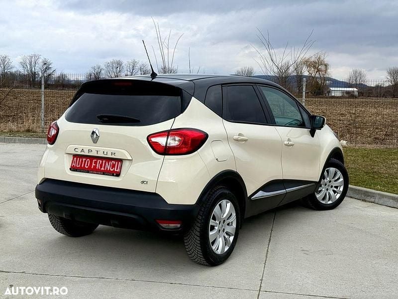 Second-hand Renault Captur Dynamique 90 CP (66 kW) 2013 Culoaremaro SUV