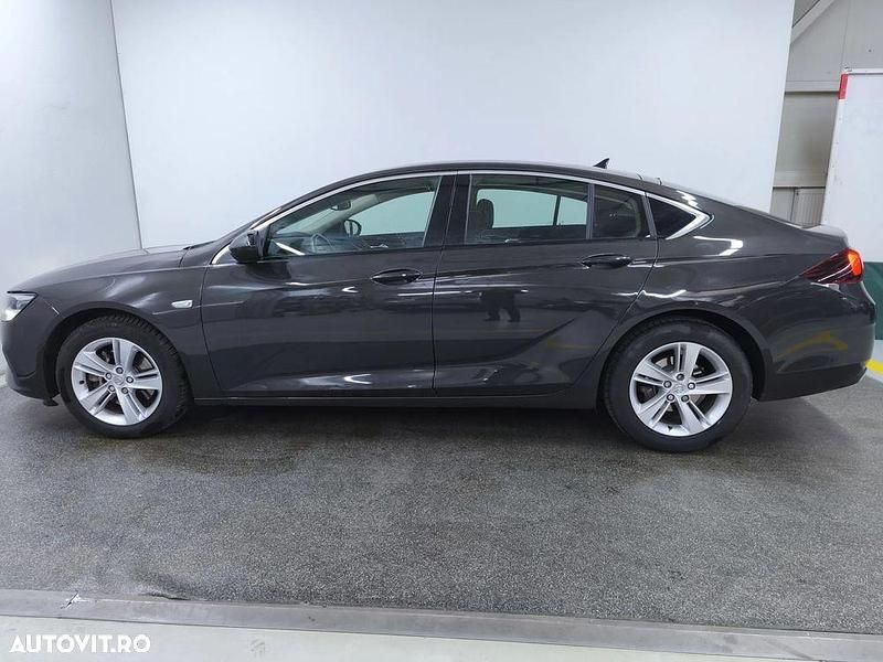 Second-hand Opel Insignia Elegance 174 CP (127 kW) 2021 Culoaremaro Berlinǎ