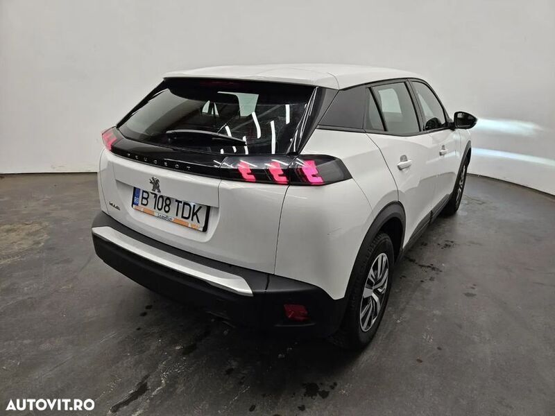 Alb Utilizat 2021 Peugeot 2008 Active SUV | 12.495 EUR (Preț bun) - Imagine 1/4