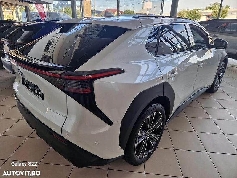 Nouă Toyota bZ4X Luxury 150 kW (204 CP) 2025 Culoarealb SUV