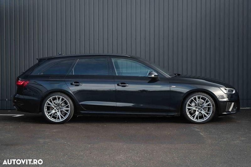 Second-hand Audi A4 S-Line 204 CP (150 kW) 2022 Culoarenegru Break