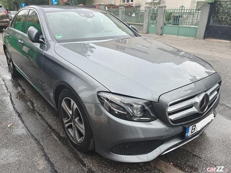 Gri Utilizat 2018 Mercedes E220 Avantgarde | 27.000 EUR (Preț bun) - Imagine 1/4