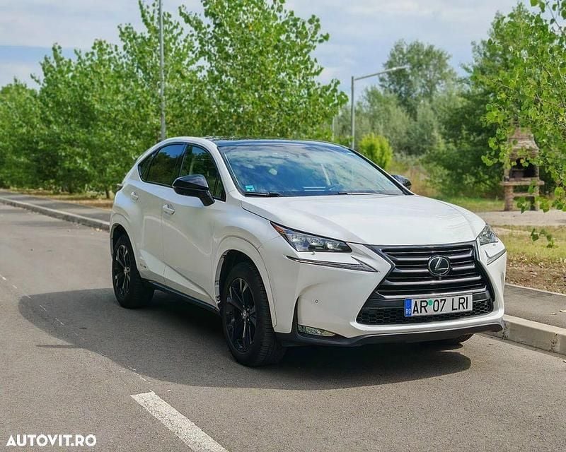 Alb Utilizat 2017 Lexus NX300h E-FOUR Luxury Line SUV | 23.900 EUR (Scump) - Imagine 1/4