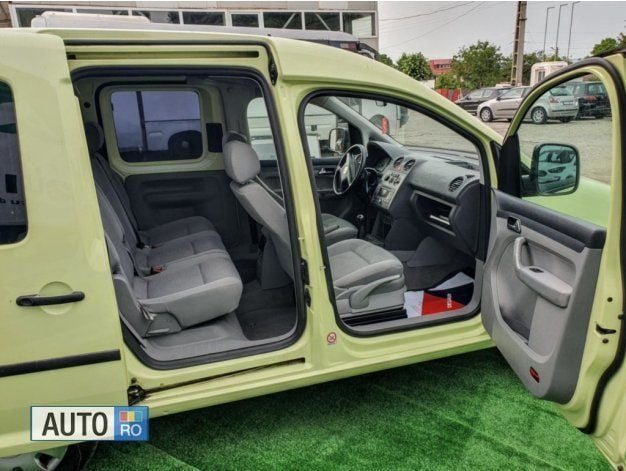 Second-hand VW Caddy 105 CP (77 kW) 2006 Galben Monovolum