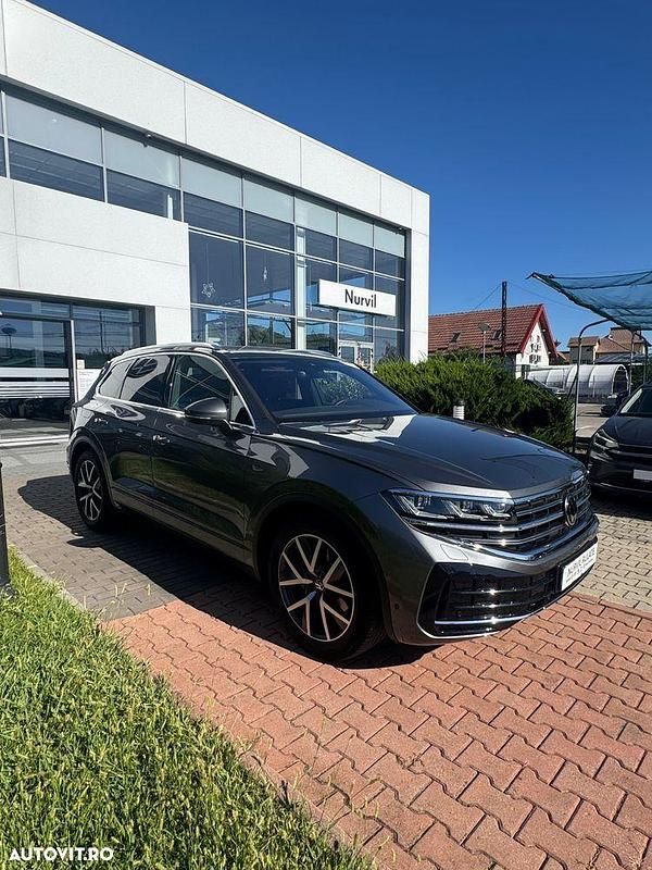 Culoaregri Utilizat 2024 VW Touareg Elegance SUV | 65.000 EUR - Imagine 1/4