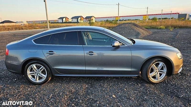 Second-hand Audi A5 170 CP (125 kW) 2011 Culoaregri Berlinǎ