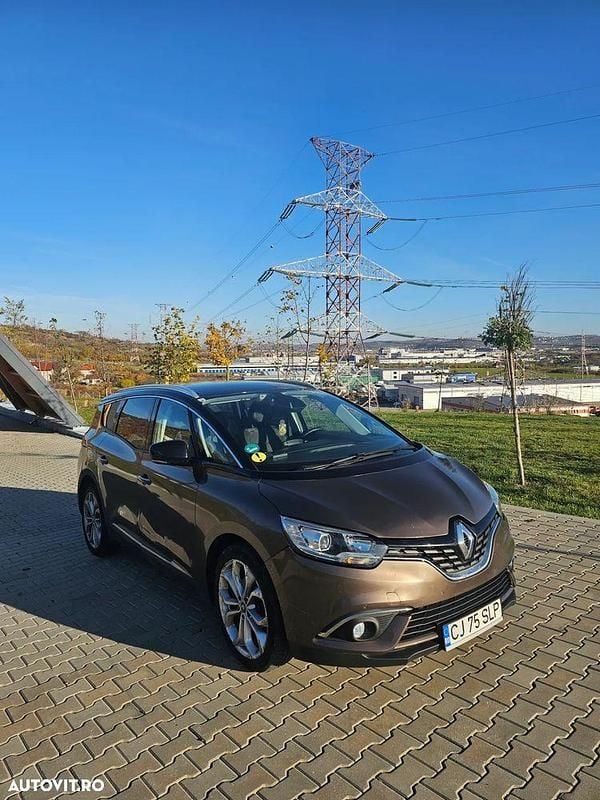 Culoaremaro Utilizat 2017 Renault Grand Scénic IV Intens Monovolum | 8.900 EUR (Scump) - Imagine 1/4