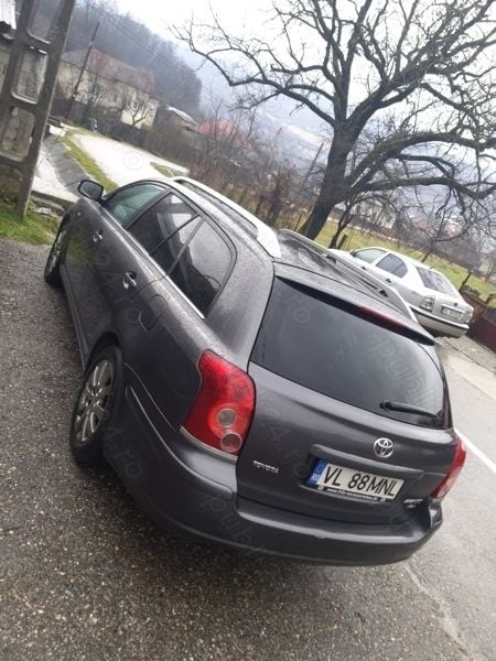 Utilizat 2007 Toyota Avensis Hatchback | 1.950 EUR (Preț OK) - Imagine 1/4