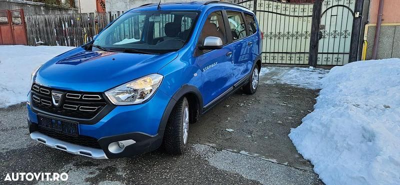 Second-hand Dacia Lodgy Stepway 131 CP (96 kW) 2020 Culoarealbastru Monovolum