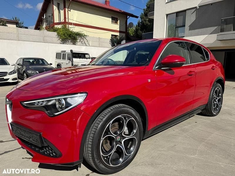 Culoarerosu Utilizat 2022 Alfa Romeo Stelvio Estrema SUV | 29.990 EUR (Preț bun) - Imagine 1/4