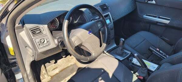 Utilizat 2007 Volvo V50 Break | 2.500 EUR (Preț OK) - Imagine 1/4