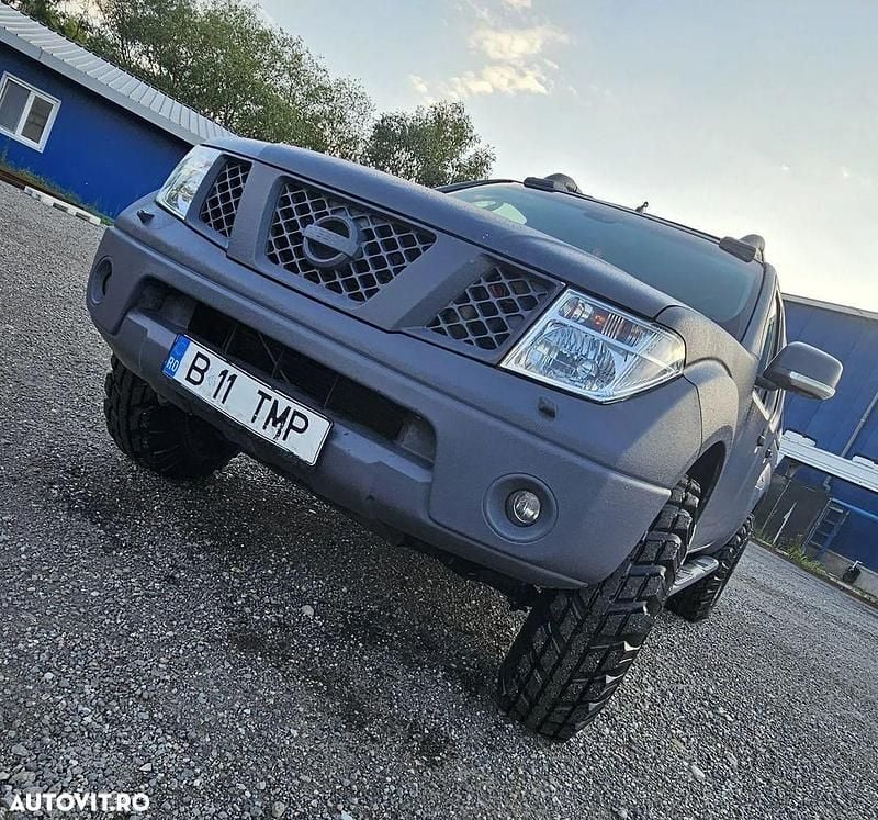 Argint Utilizat 2009 Nissan Navara Pickup | 5.490 EUR (Super Preț) - Imagine 1/4
