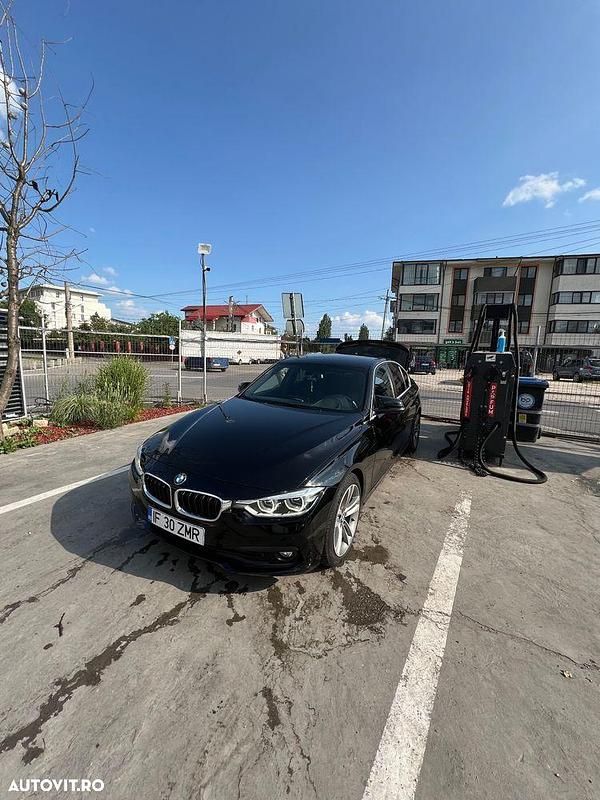 Culoarenegru Utilizat 2016 BMW 320 Efficient Dynamics Berlinǎ | 13.500 EUR (Preț bun) - Imagine 1/4