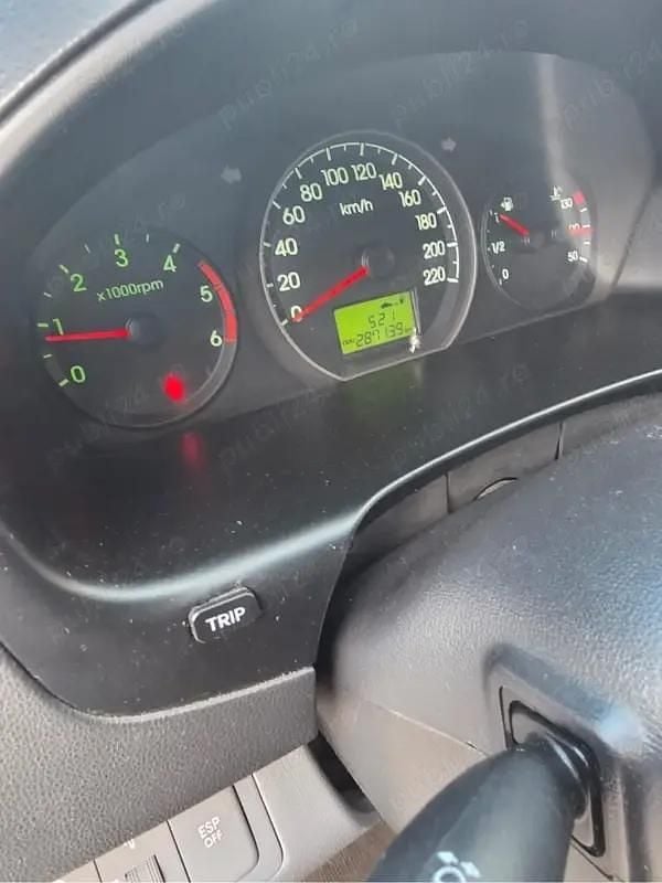 Second-hand Hyundai H-1 170 CP (125 kW) 2011 Monovolum