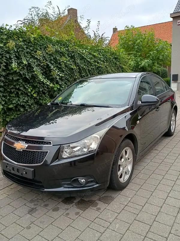 Culoarenegru Utilizat 2013 Chevrolet Cruze Berlinǎ | 4.200 EUR (Preț OK) - Imagine 1/4