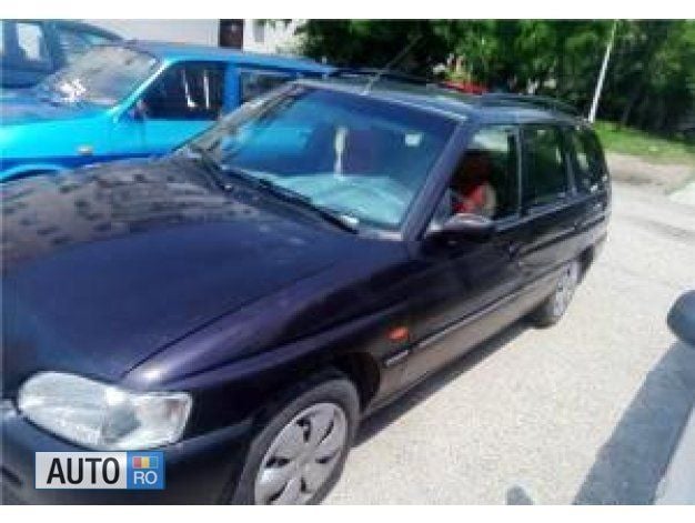 Second-hand Ford Escort 65 CP (47 kW) 1996 Violet Break