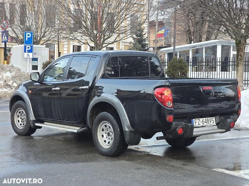 Second-hand Mitsubishi L200 Intense 178 CP (130 kW) 2010 Culoarenegru Pickup